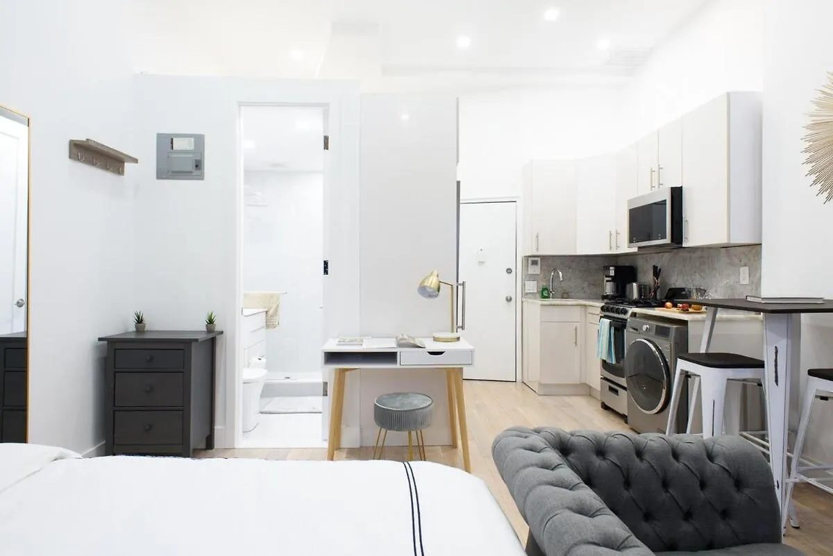 62-2B New Studio Prime Ues W&D In Unit New York